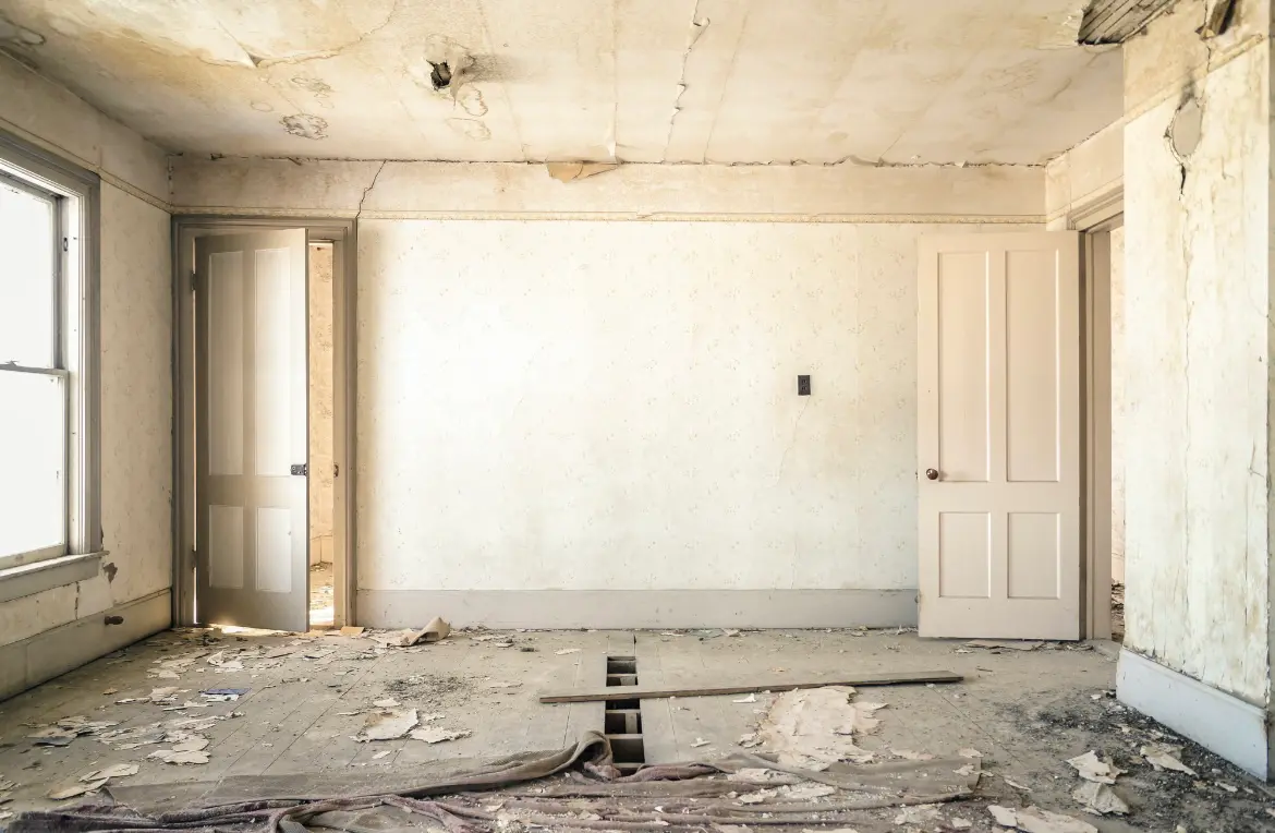 Waste disposal crew managing a cleanout project in Chattahoochee Hills